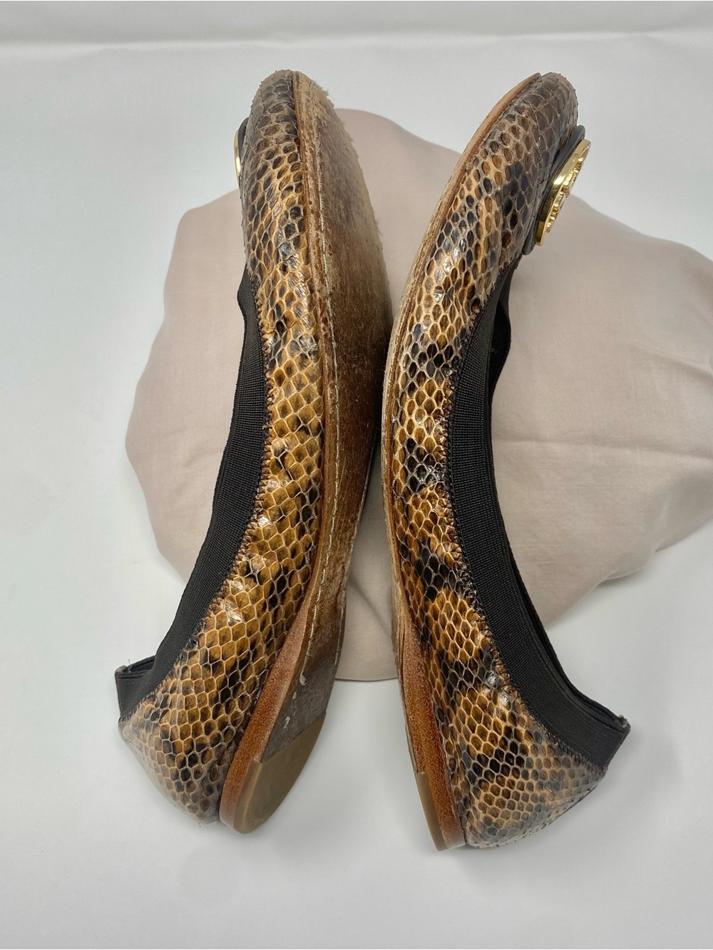 Tory Burch Caroline snake print leather ballet flats gold logo medallion  Sz 8M - Picture 3 of 8